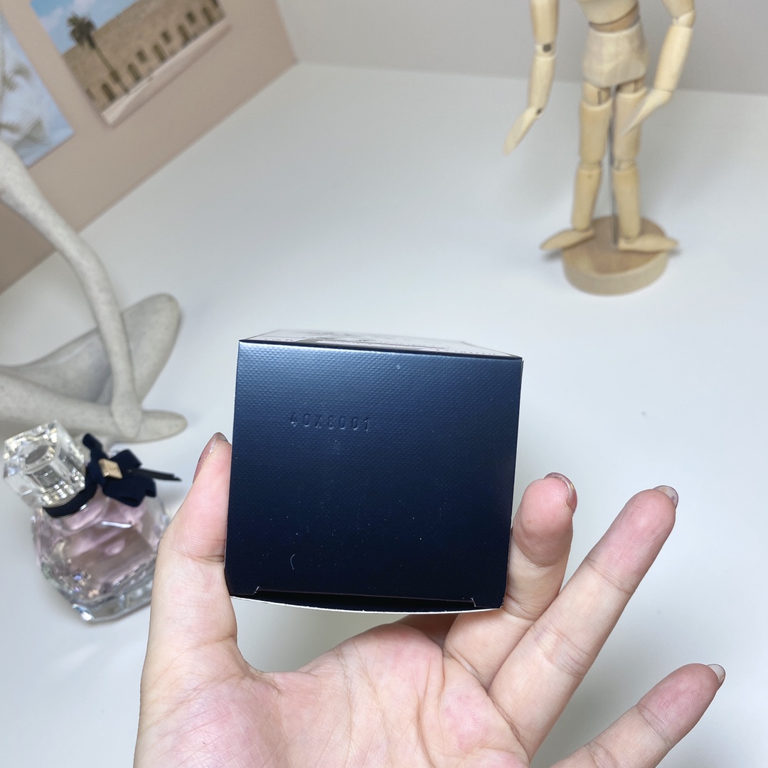 Saint Laurent perfume